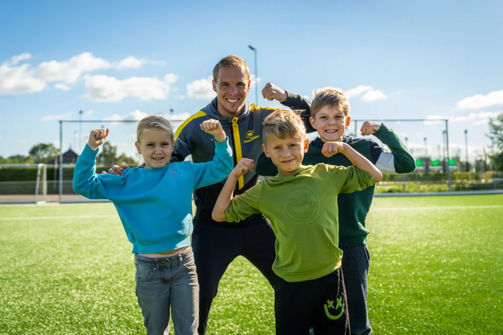 YellowBellies buitenspeelse kinderopvang BSO Haastrecht  sport en bewegen