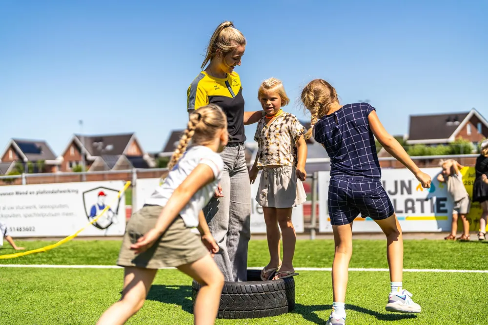 YellowBellies buitenspeelse kinderopvang BSO Reeuwijk buitenschoolse opvang Reeuwijk sport BSO gezonde BSO Reeuwijk