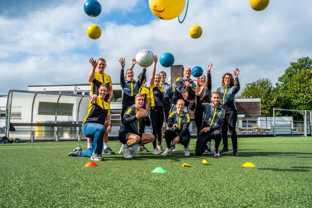 YellowBellies buitenspeelse kinderopvang BSO Woerden teamfoto