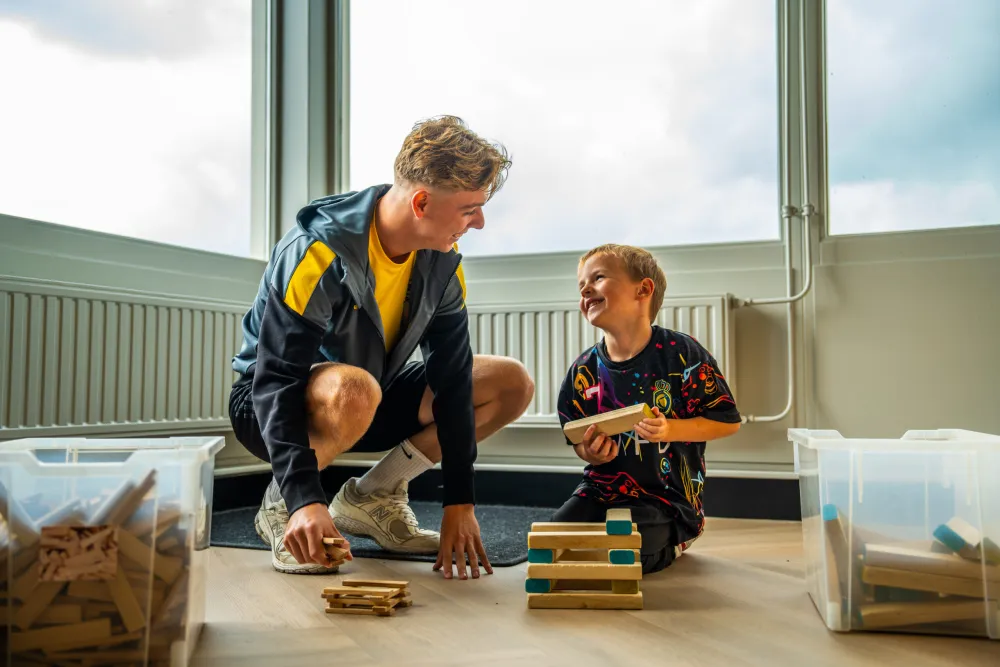 YellowBellies buitenspeelse kinderopvang BSO Groene Hart Woerden bouwen