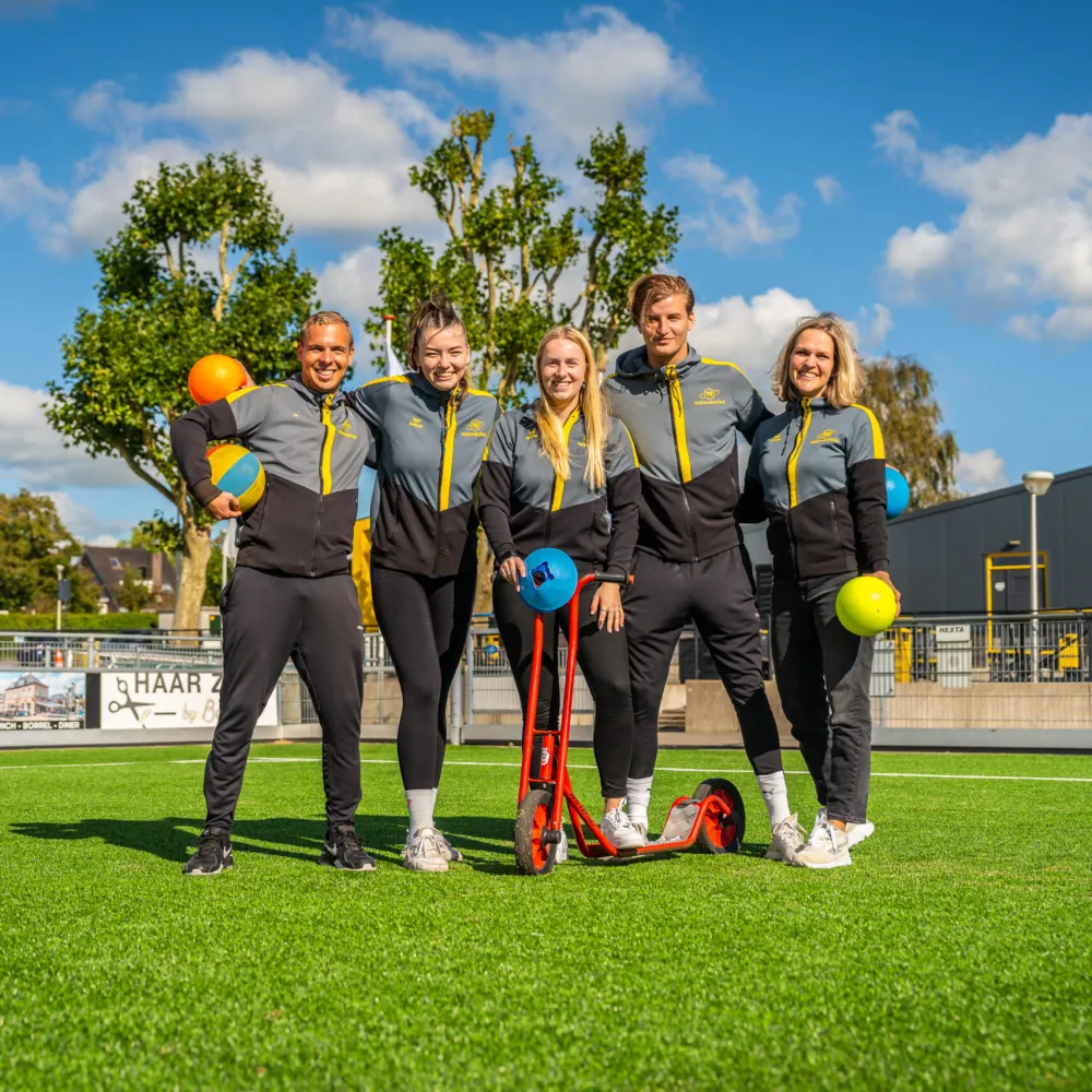 YellowBellies buitenspeelse kinderopvang BSO Haastrecht teamfoto