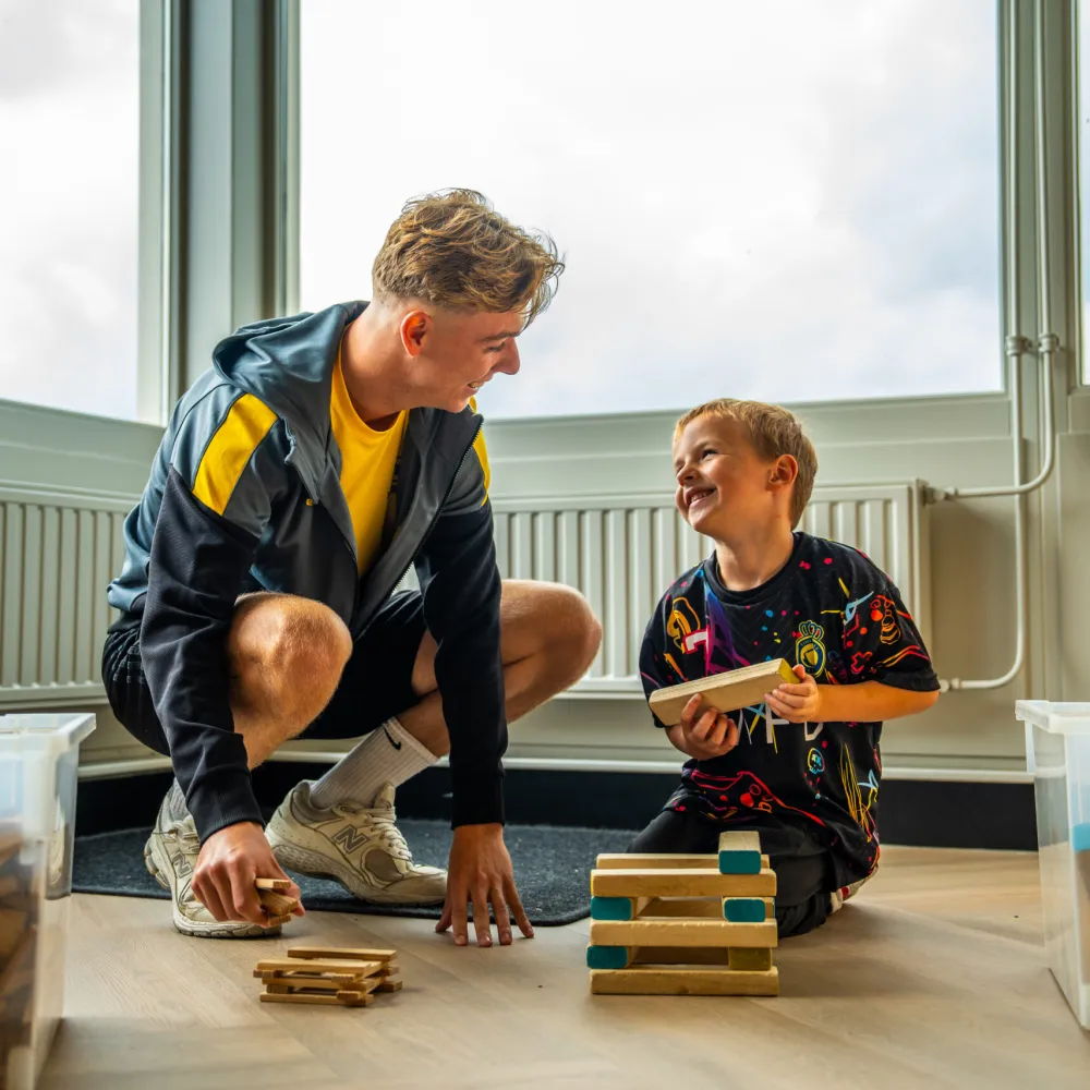 YellowBellies buitenspeelse kinderopvang BSO Groene Hart Woerden bouwen