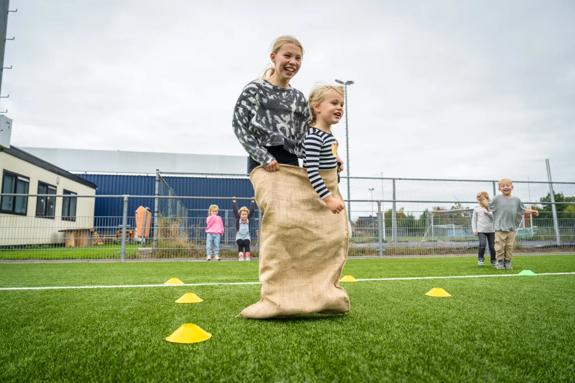 YellowBellies buitenspeelse kinderopvang BSO Montfoort zaklopen