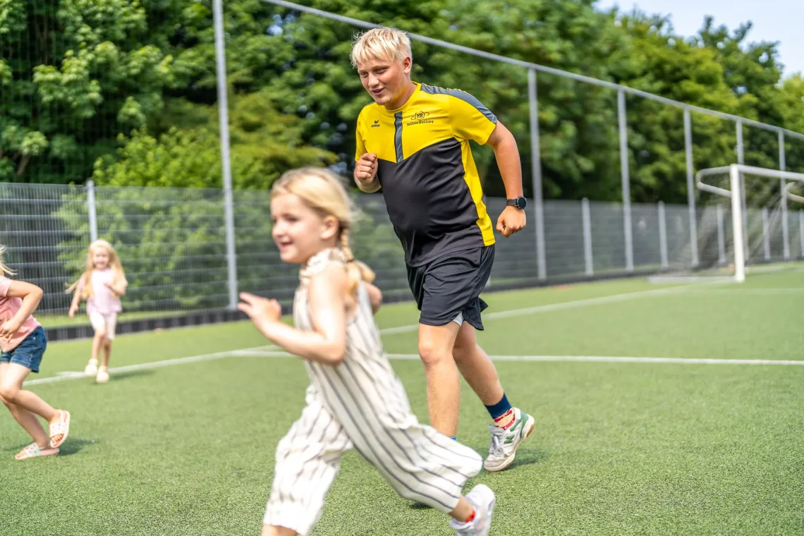 YellowBellies buitenspeelse kinderopvang BSO Woerden buitenschoolse opvang Woerden naschoolse opvang Woerden sport BSO gezonde BSO Woerden