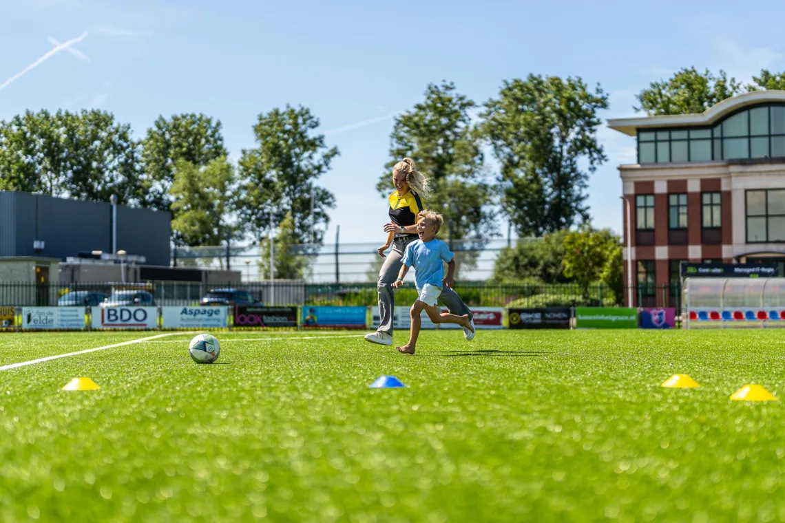 YellowBellies buitenspeelse kinderopvang BSO Reeuwijk buitenschoolse opvang Reeuwijk sport BSO gezonde BSO Reeuwijk
