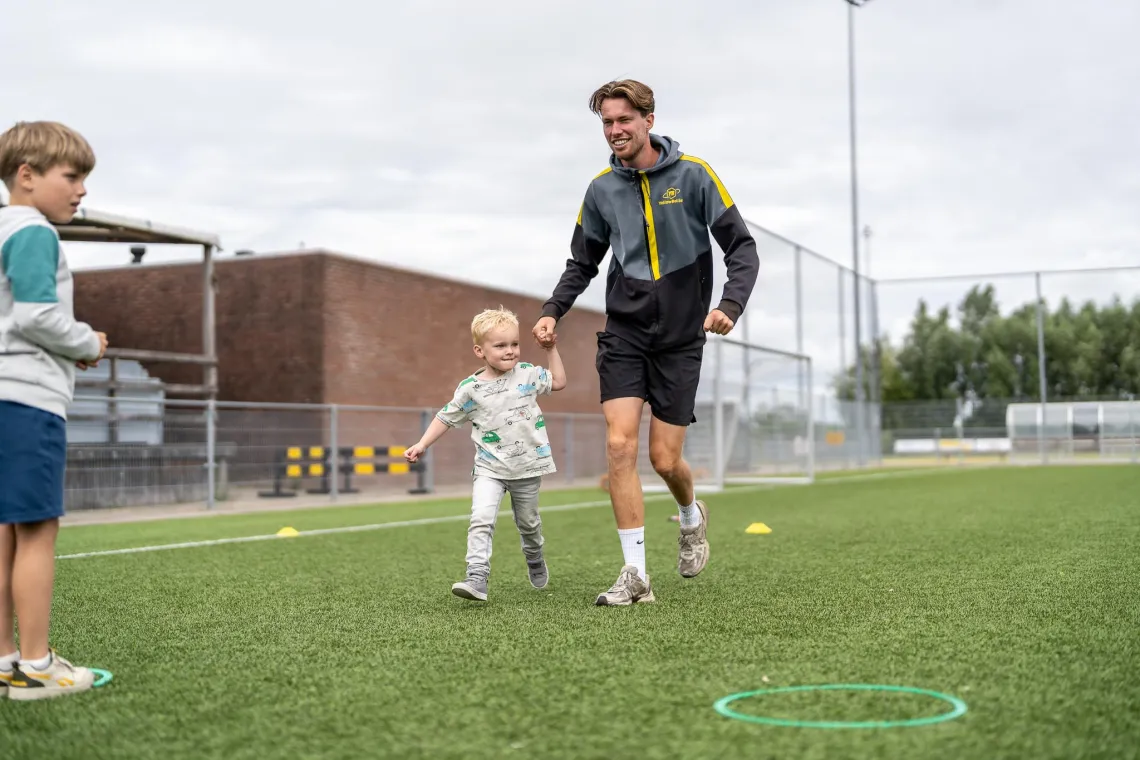 YellowBellies buitenspeelse kinderopvang BSO Linschoten buitenschoolse opvang Linschoten gezonde BSO sport BSO