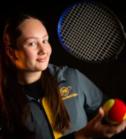 YellowBellies buitenspeelse kinderopvang BSO kdv kinderdagverblijf teamlid Chelsea