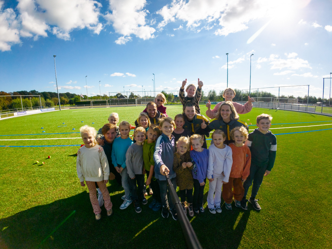 YellowBellies buitenspeelse kinderopvang BSO Haastrecht groepsfoto
